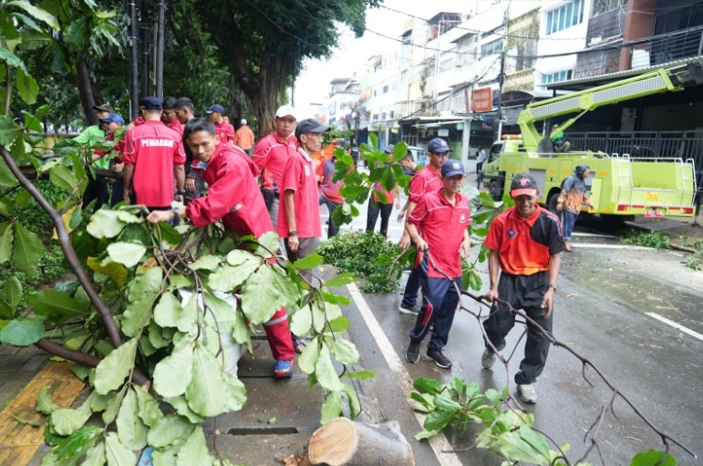 Yuk kenali Gerakan Jaga Jakarta Bersih, cerita gotong royong warga Jakarta menjaga lingkungan, tradisi Nyambat, hingga aksi digital lewat JAKI.